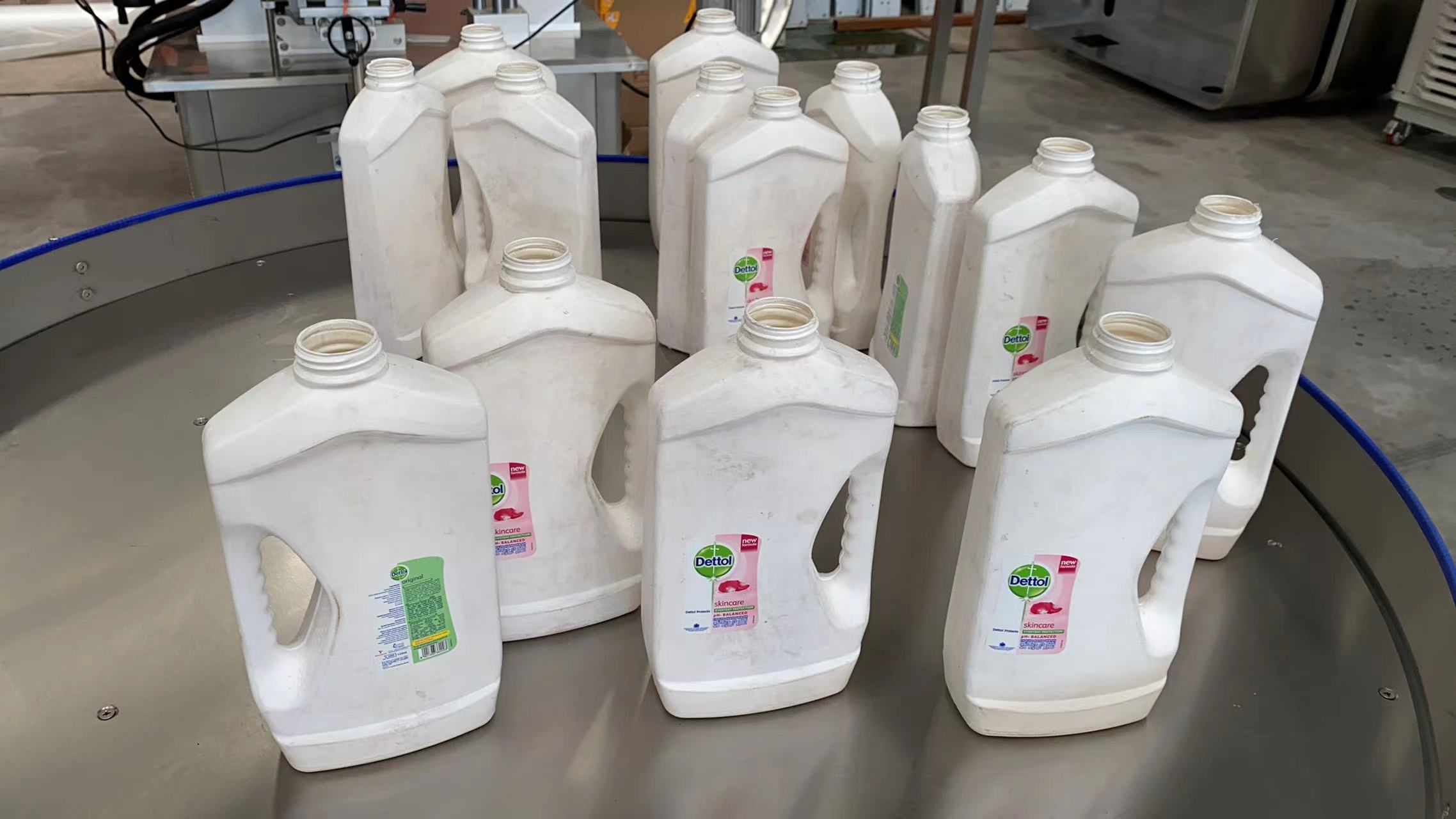 Laundry Liquid Soap Detergent Filling Machine Disinfectant Chemicals Bottling Line máquina llenado